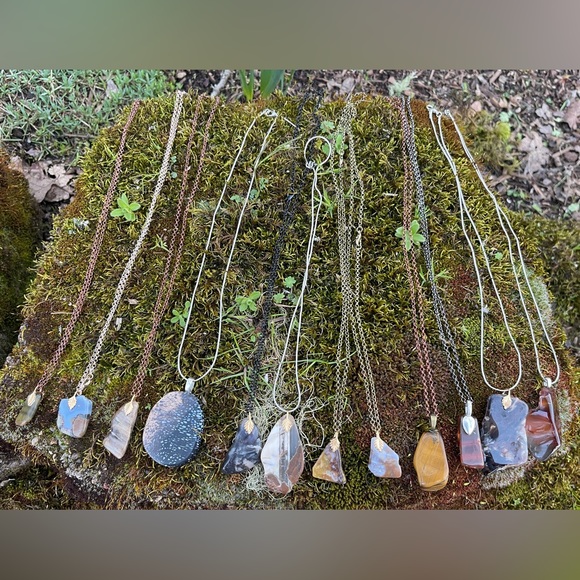 Handmade polished rock necklaces - Picture 5 of 11